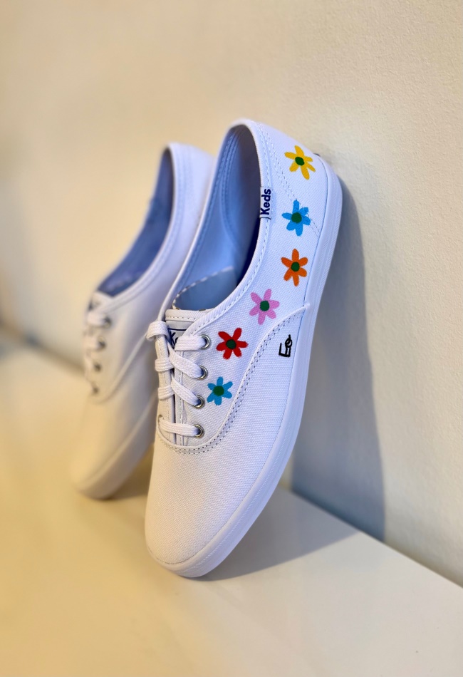 Lienzo Original De Campeona De Mujer De Keds Blanco De Elizabeth Olwen Blanco