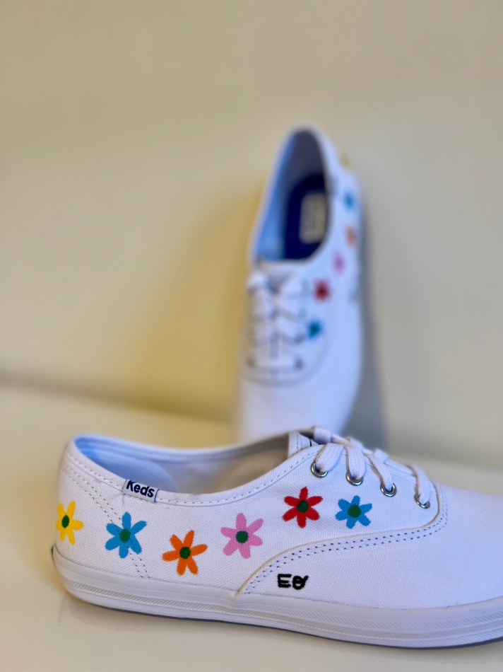 Lienzo Original De Campeona De Mujer De Keds Blanco De Elizabeth Olwen Blanco