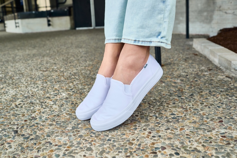 Keds De Lona De Dos Pisos Para Mujer En Blanco