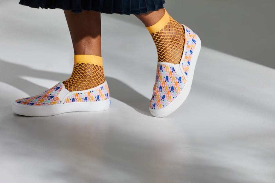Keds Mujer Arcoíris De Dos Pisos Mujer Por Elizabeth Olwen Blanco Multi