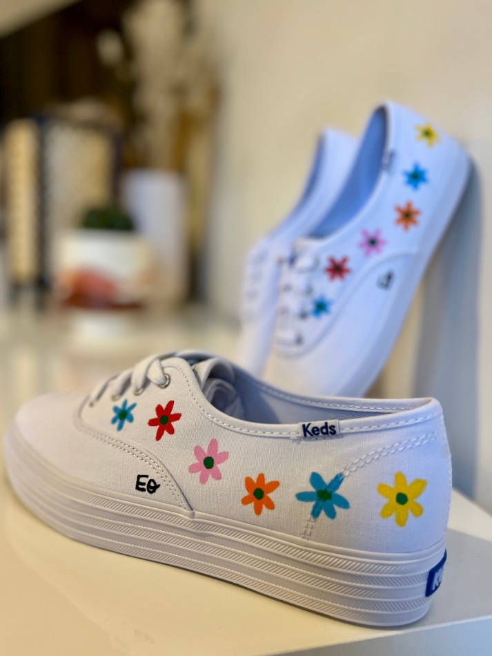 Lona Triple Cvo De Las Mujeres De Keds Por Elizabeth Olwen Blanco