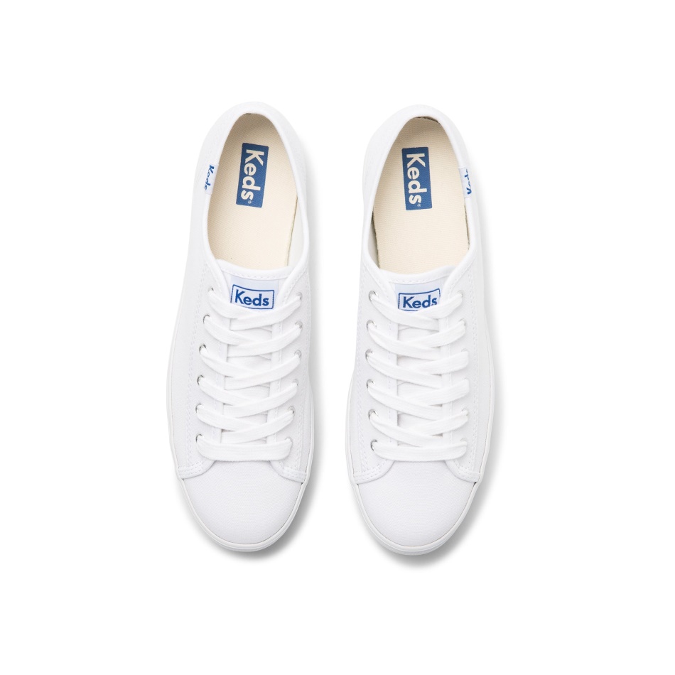 Hazaña De Triple Patada De Las Mujeres De Keds. Algodón Orgánico Blanco