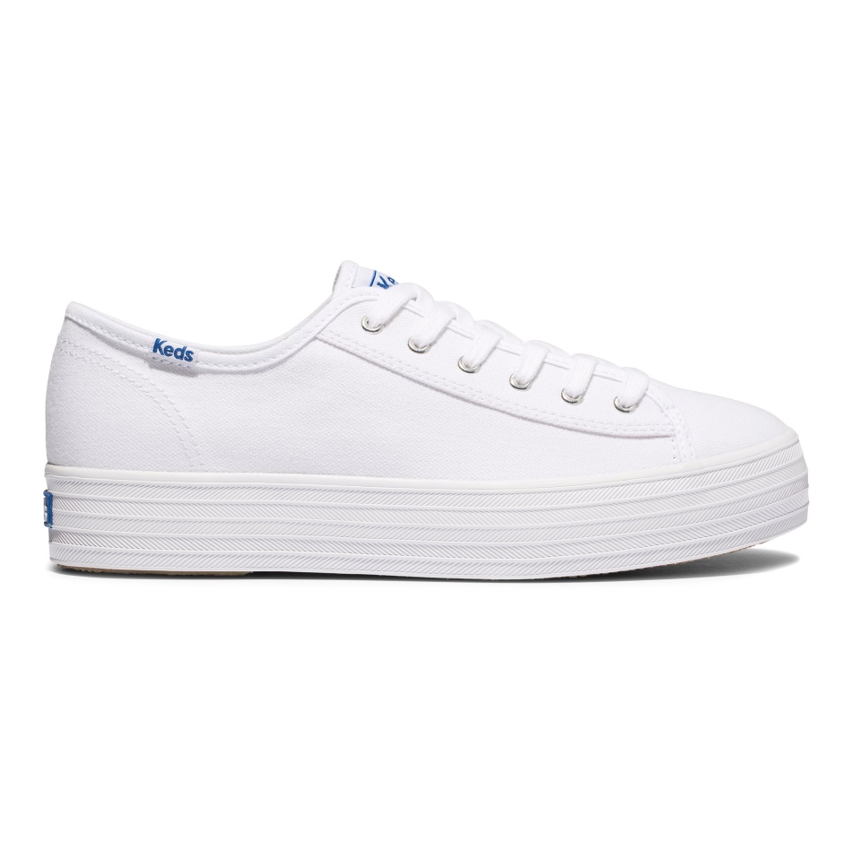Hazaña De Triple Patada De Las Mujeres De Keds. Algodón Orgánico Blanco