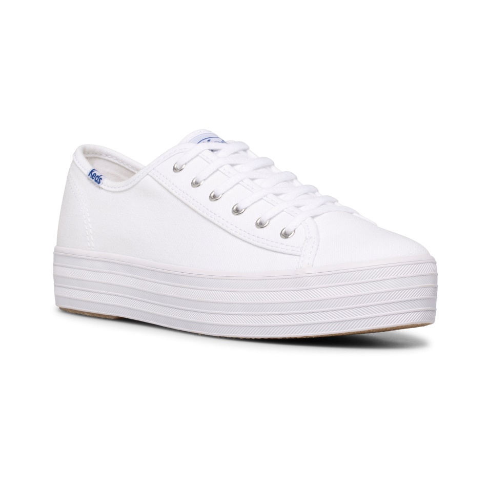 Hazaña De Triple Patada De Las Mujeres De Keds. Algodón Orgánico Blanco